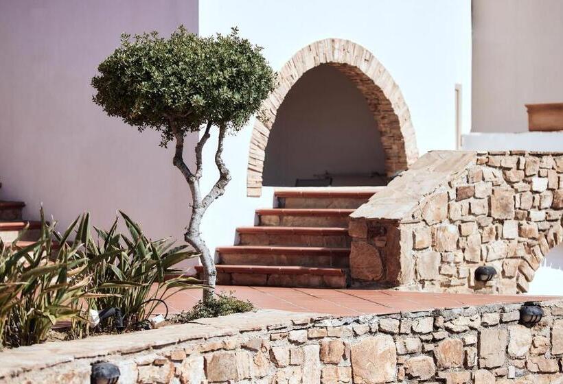家庭间, Naxos Magic Village