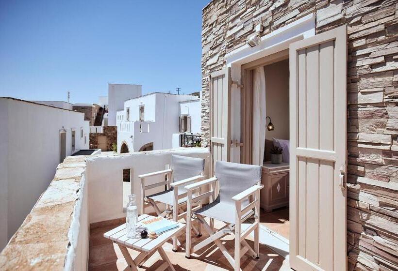 Номер Стандарт, Naxos Magic Village