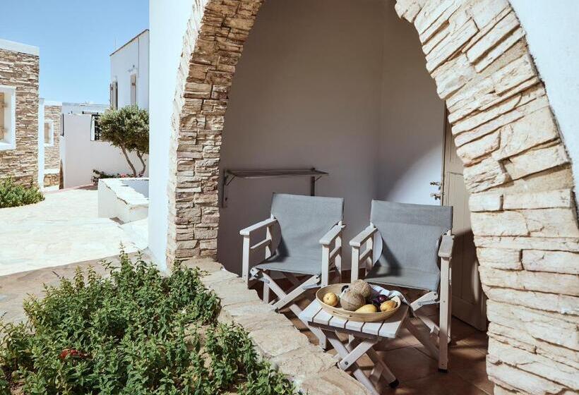 经济房, Naxos Magic Village