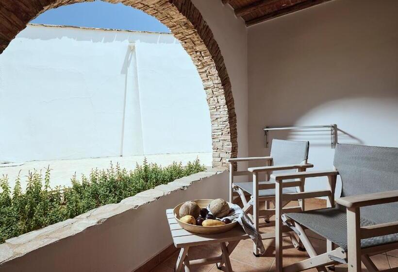 家庭间, Naxos Magic Village