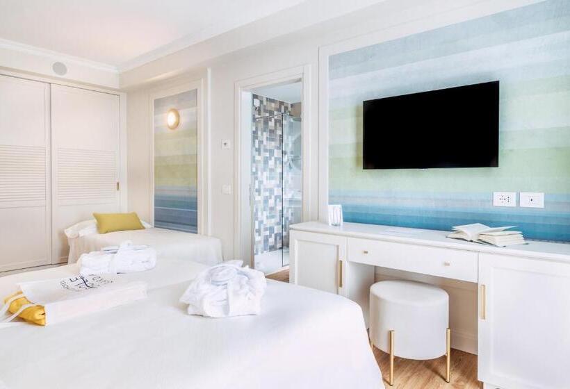 Трехместный Номер Стандарт с Балконом, Sky Pool Hotel Sole Garda