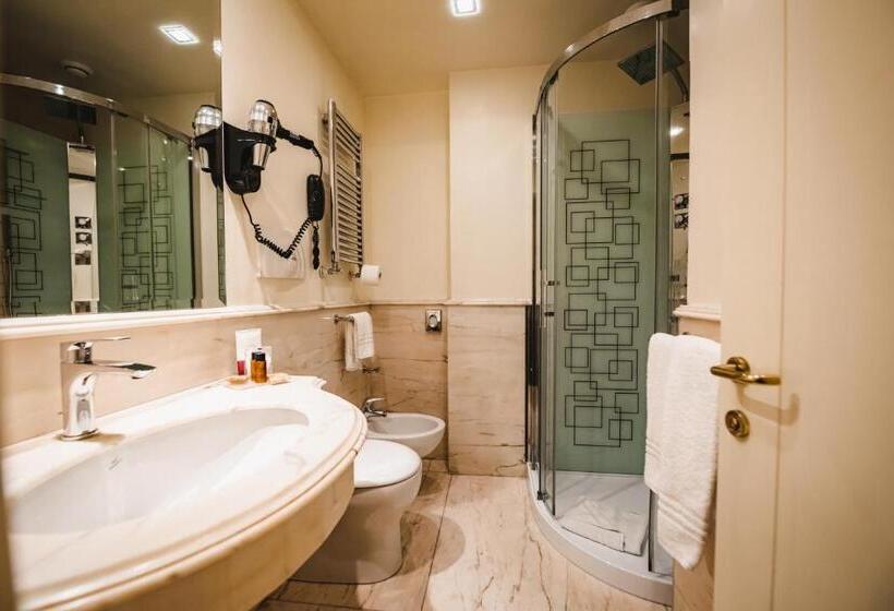 سوییت خانوادگی, Trilussa Palace Hotel Congress & Spa
