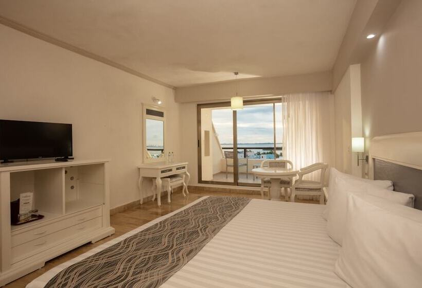 Superior Zimmer mit Meerblick, Golden Parnassus All Inclusive Resort & Spa   Adults Only