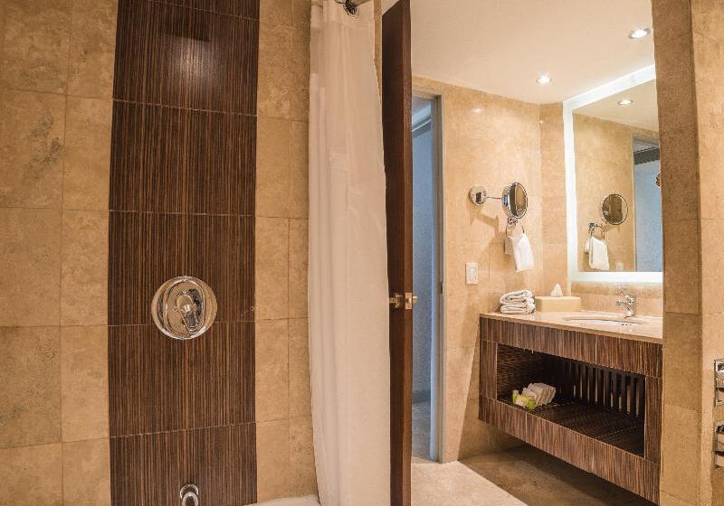 Chambre Standard Lit King Size, Holiday Inn Guadalajara Select, An Ihg