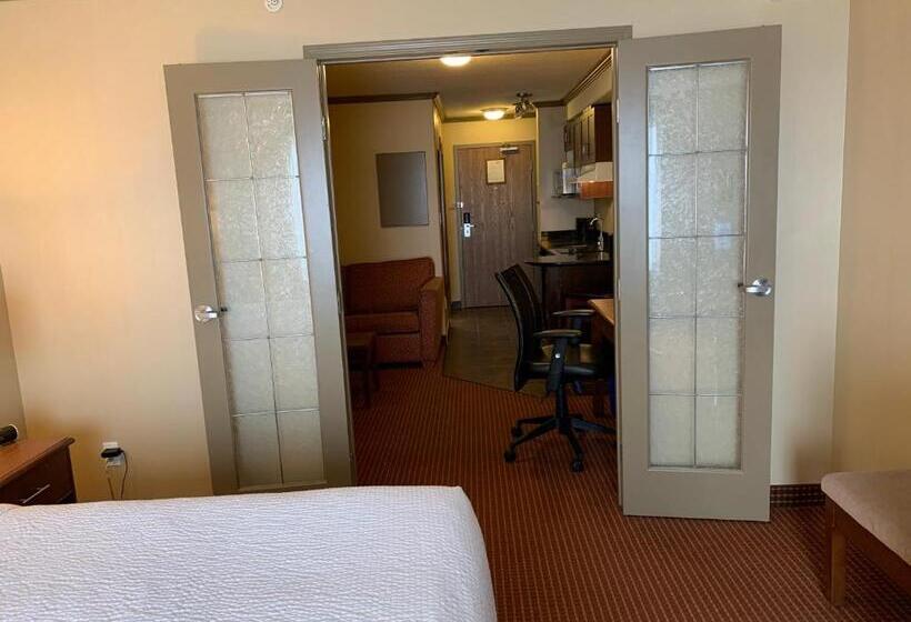 جناح, Merit Hotel & Suites