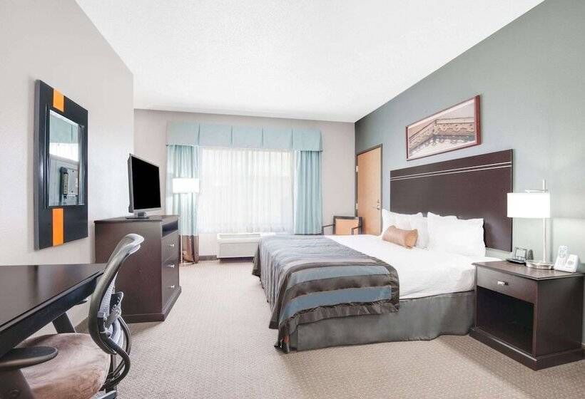 Номер Deluxe Адаптированный для Инвалидов, Wingate By Wyndham Gillette Near Camplex