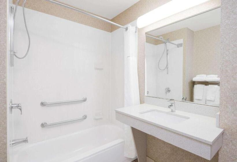 Номер Стандарт Кровать Кинг Адаптированный для Инвалидов, Wingate By Wyndham Gillette Near Camplex