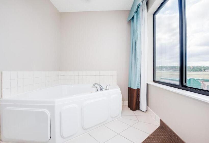 Номер Deluxe Адаптированный для Инвалидов, Wingate By Wyndham Gillette Near Camplex