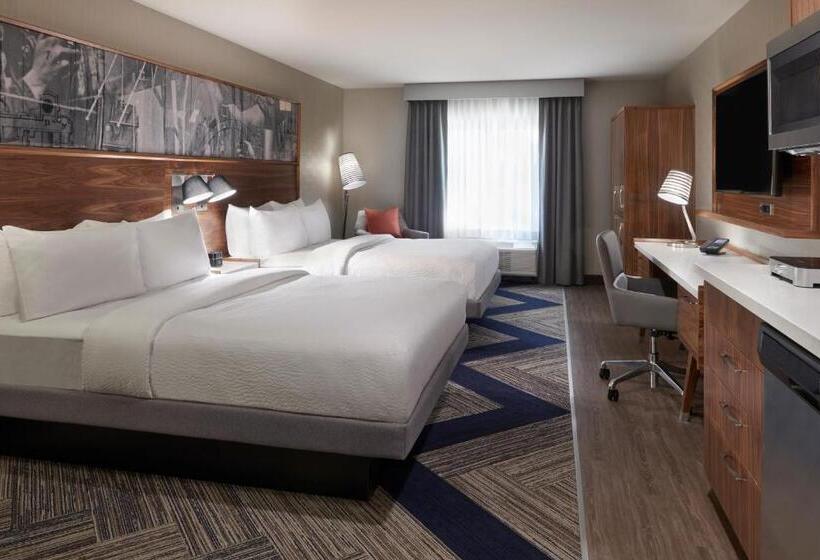 スタンダードスタジオ, Four Points By Sheraton Vaughan