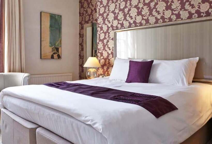 Номер Superior, The Bear Hotel By Greene King Inns