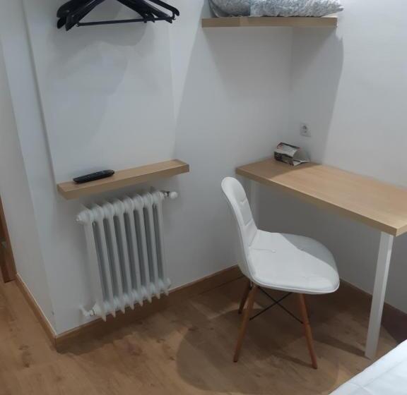 Номер Стандарт Индивидуальный, Hostal Restaurante Lugano