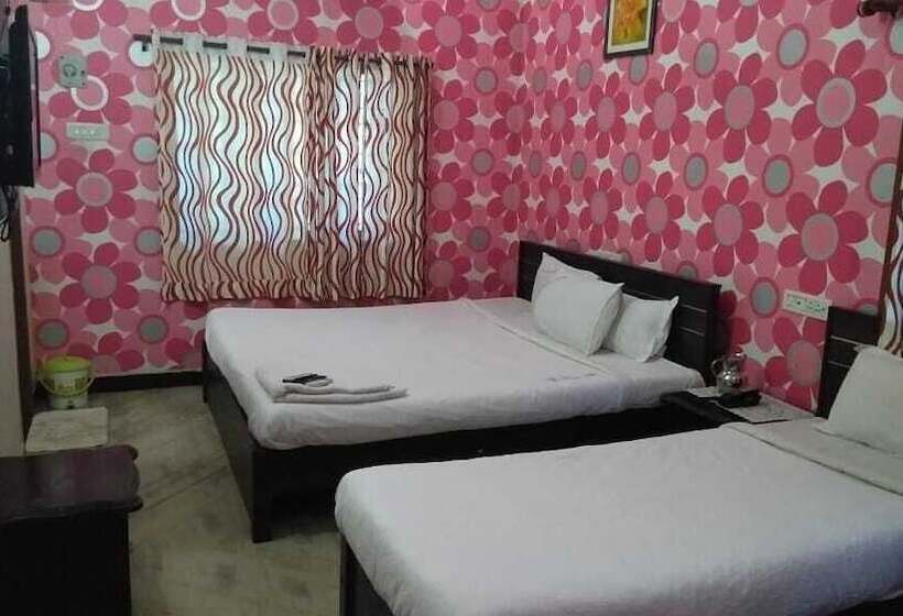 اتاق سوپریور سه تخته, Vaani Villa By Royal Stay