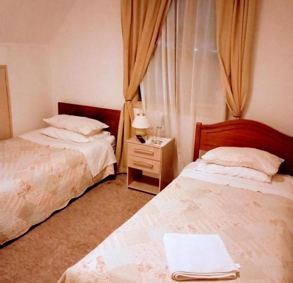 家庭间, Hostal Alcala