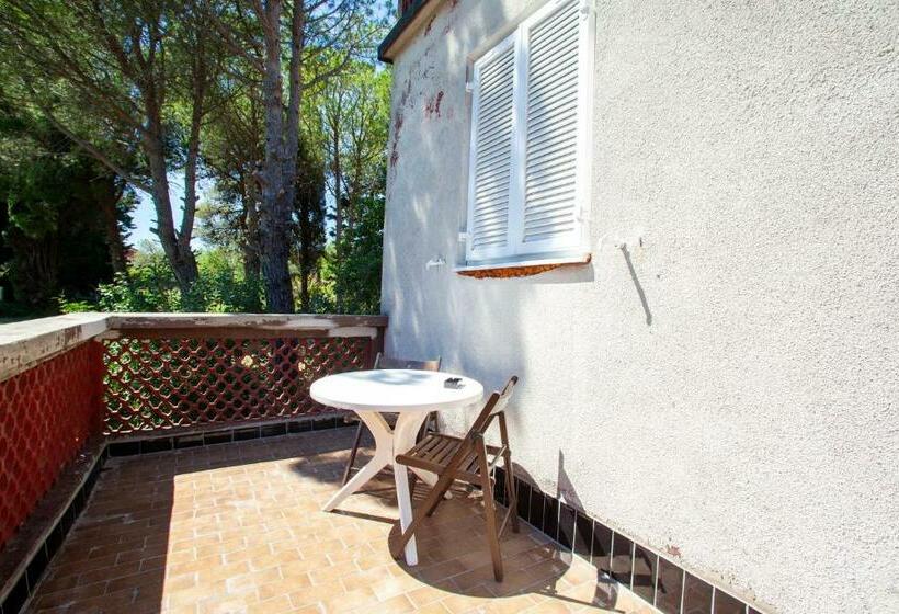 اتاق استاندارد با سرویس بهداشتی مشترک, Hostel Trobenta In Oblak