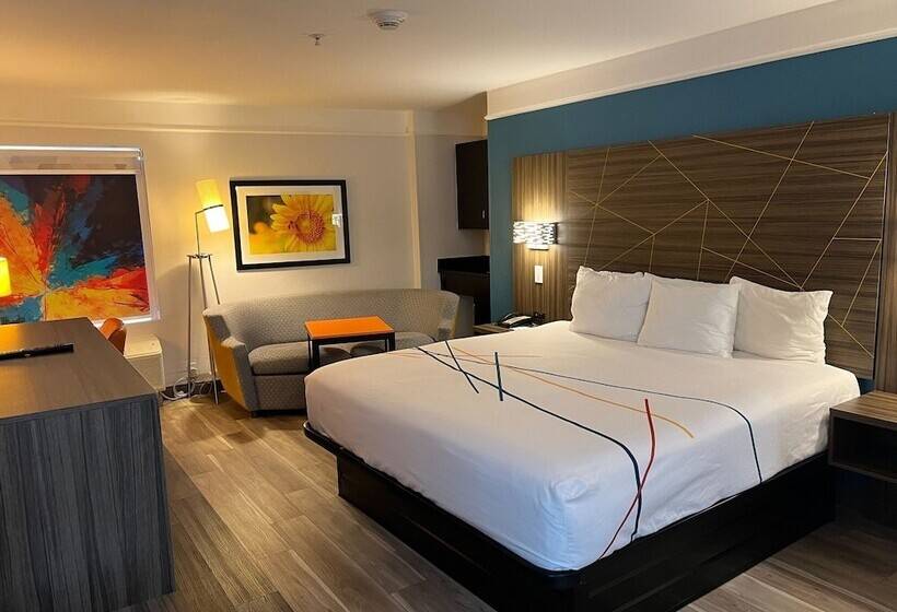 Номер Deluxe, La Quinta By Wyndham Okc North   Quail Springs