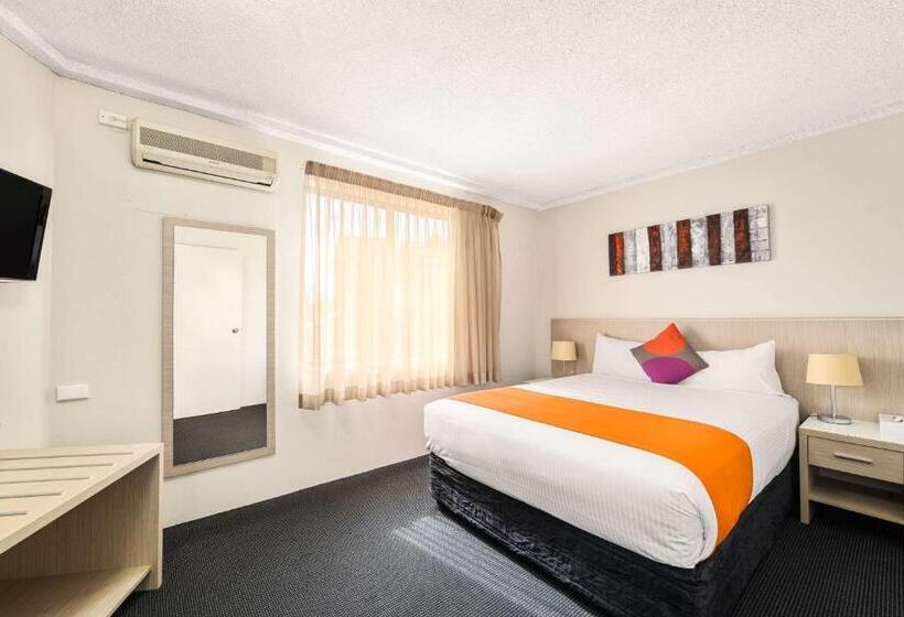 패밀리 스튜디오, Quality Hotel City Centre