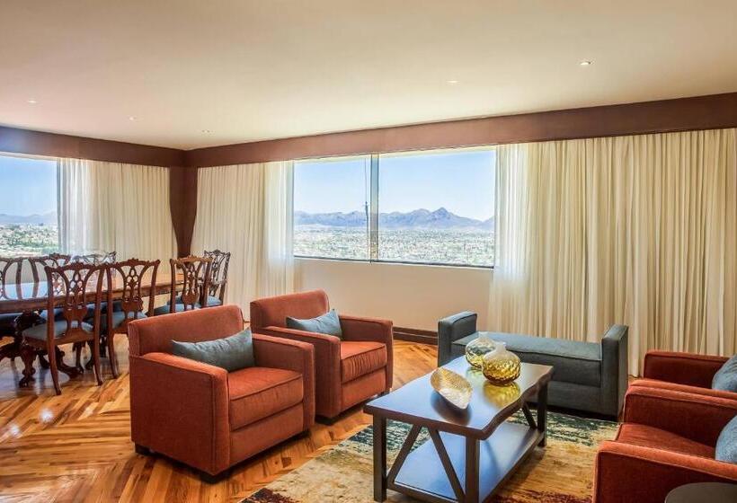 سوئیت کلاب, Sheraton Chihuahua Soberano