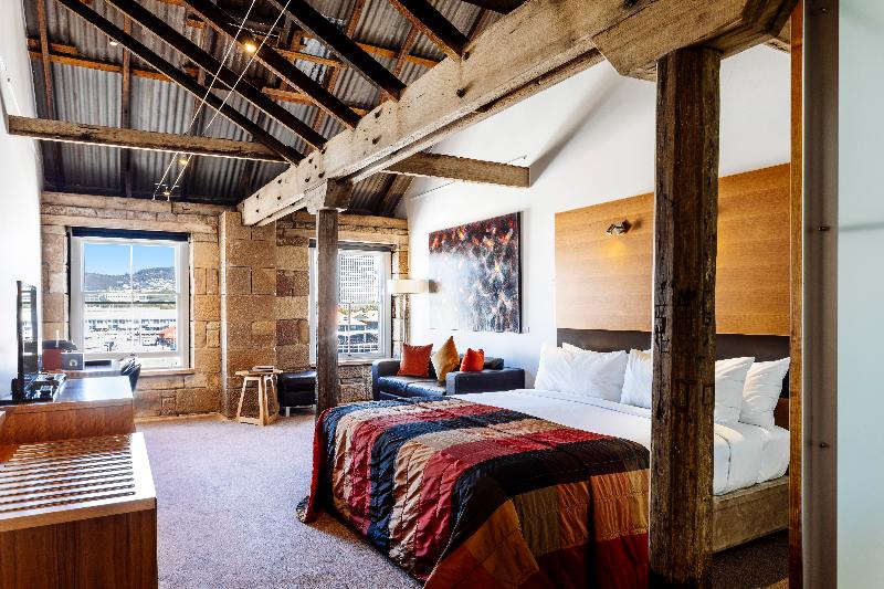 Quarto Estandar com Vistas, The Henry Jones Art
