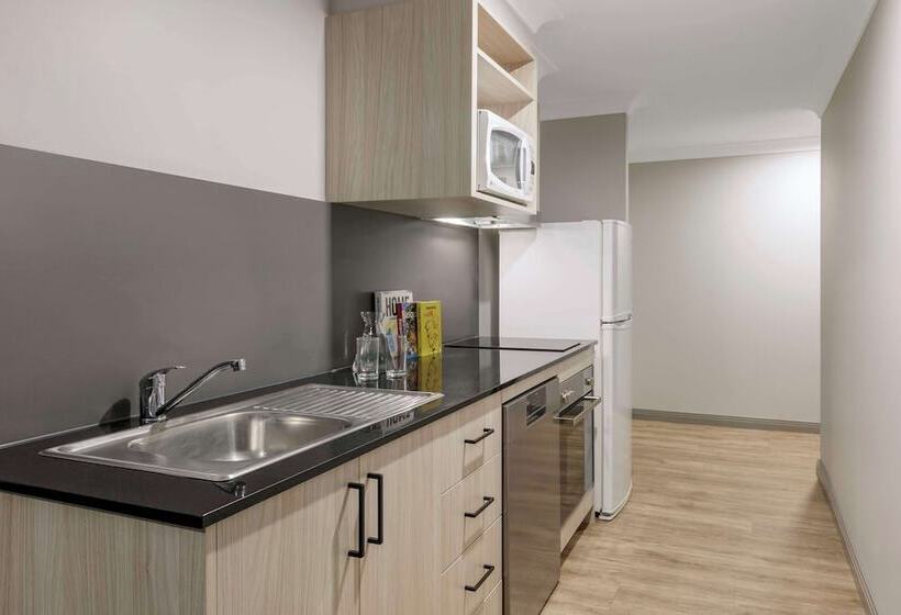 Апартаменты 2 Спальни, Oaks Sydney North Ryde Suites