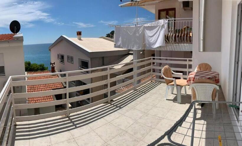 اتاق استاندارد چهار تخته با چشم‌انداز دریا, Jelić Apartmani