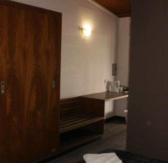 غرفة قياسية, Blackwater Hotel Motel