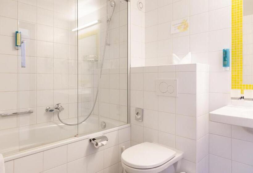 Номер Стандарт, Hôtel Des Arts