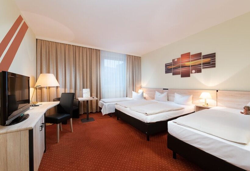 Семейный Номер, Novina Hotel Südwestpark
