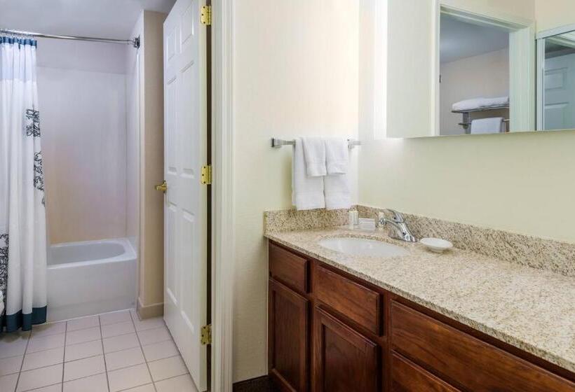 带大床的标准工作室, Residence Inn Charlotte Southpark