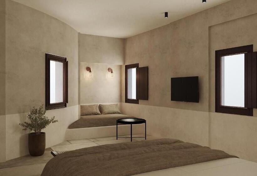 Полулюкс с Бассейном, Meroviglia Boutique