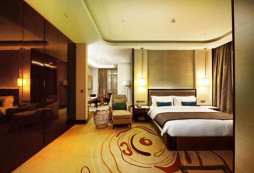 سوئیت پریمیوم, Pacific Regency Hotel Suites