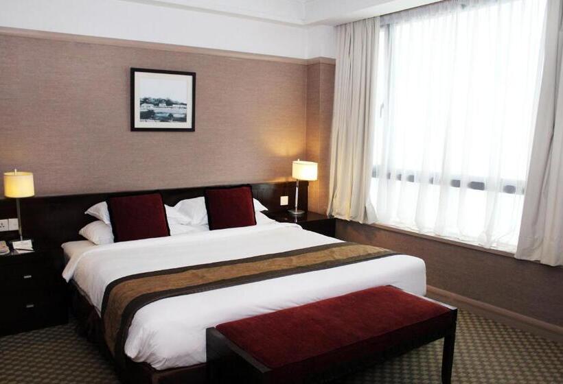 سوییت خانوادگی, Pacific Regency Hotel Suites