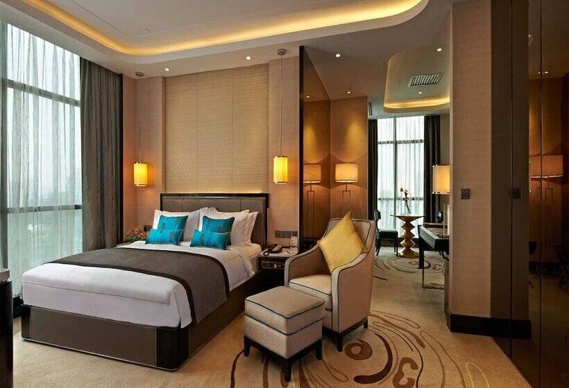 سوئیت پریمیوم, Pacific Regency Hotel Suites