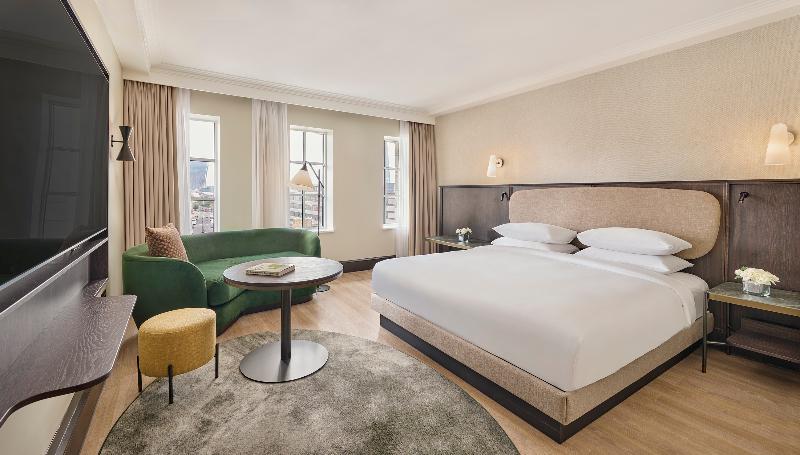 سوئیت پریمیوم, Pacific Regency Hotel Suites