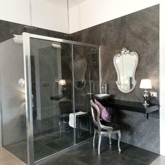 اتاق لوکس با بالکن, Symposion B&b Apart