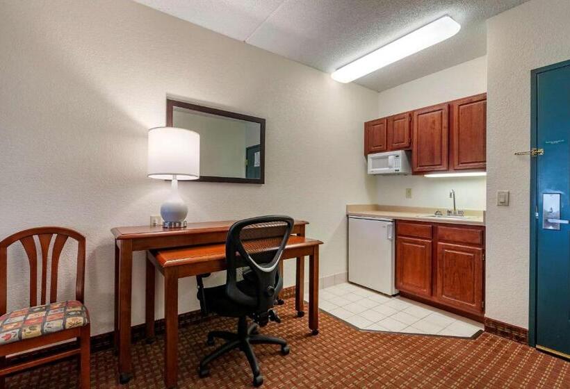 스위트, Clarion Suites At The Alliant Energy Center
