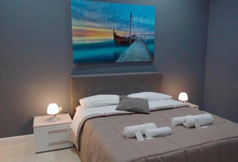 デラックスルーム, Taranto Mn Place