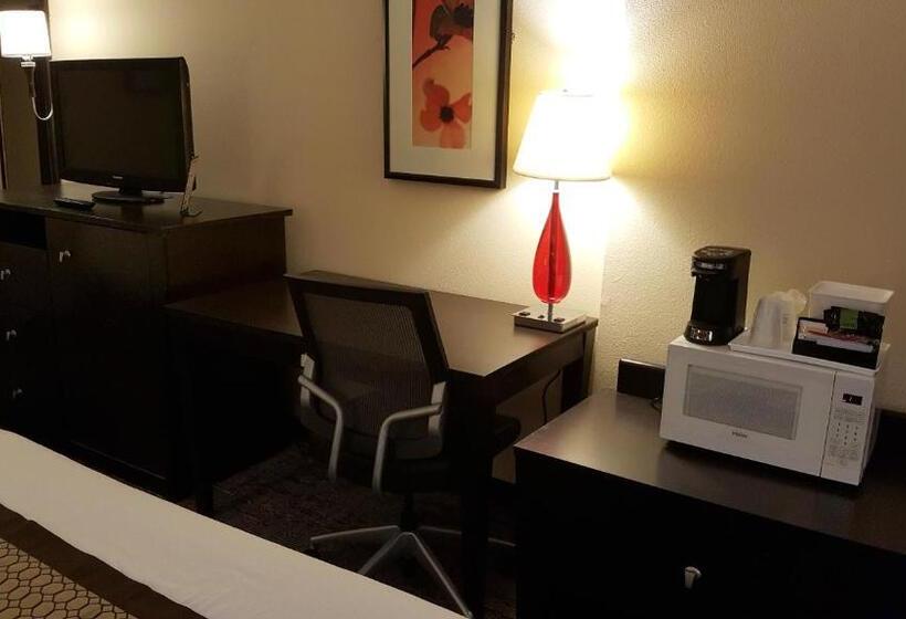 Номер Стандарт, Baymont By Wyndham Belleville Airport Area Free Airport Shuttle