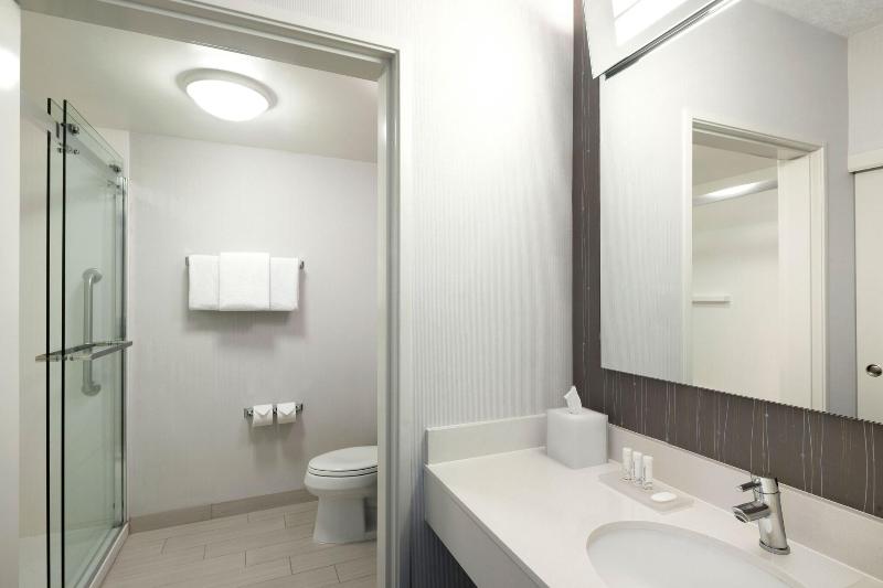 Люкс Кровать Кинг, Courtyard By Marriott Austin Round Rock