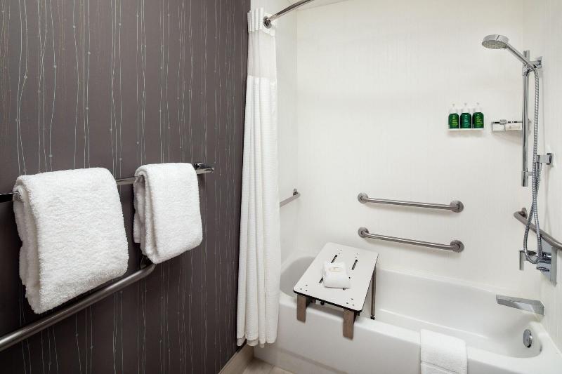 带大床的套房, Courtyard By Marriott Dayton North