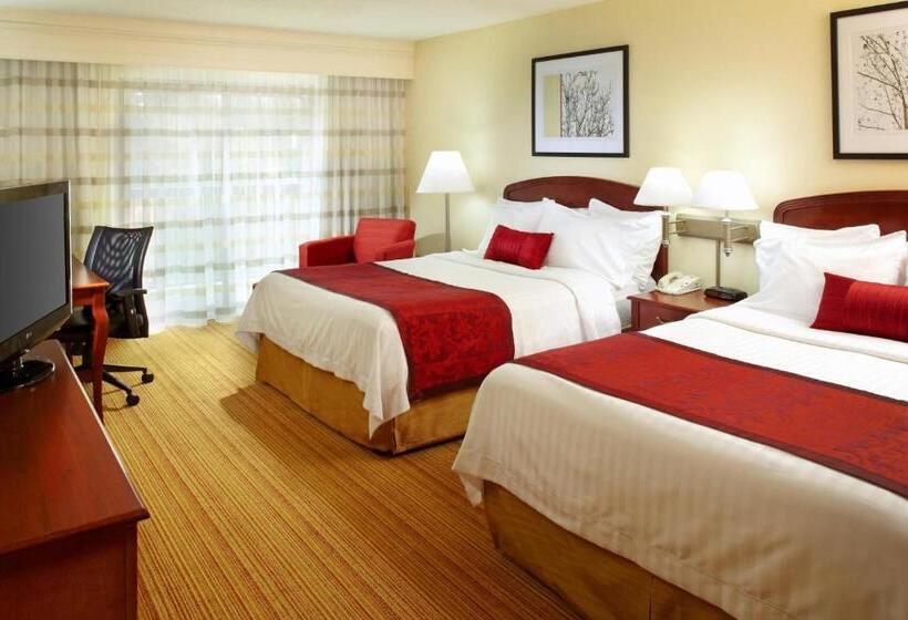 Номер Deluxe, Courtyard Newark Granville