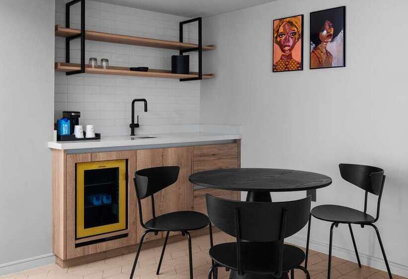 חדר סטנדרט עם מיטת קינג, Hilton Daytona Beach Oceanfront Resort