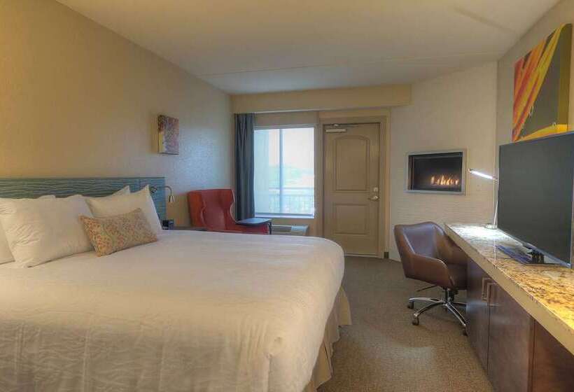 Стандартный Номер Кровать Кинг, Hilton Daytona Beach Oceanfront Resort