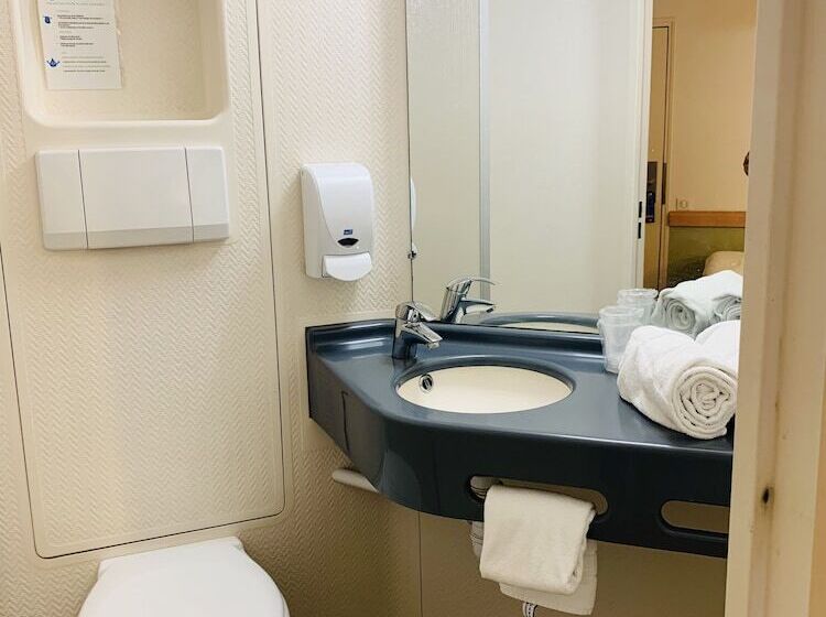 Номер Комфорт, Inn Design Dijon Sud