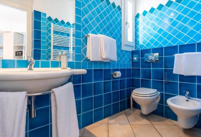 Трехместный Номер Комфорт, Best Western Hotel Blumarea