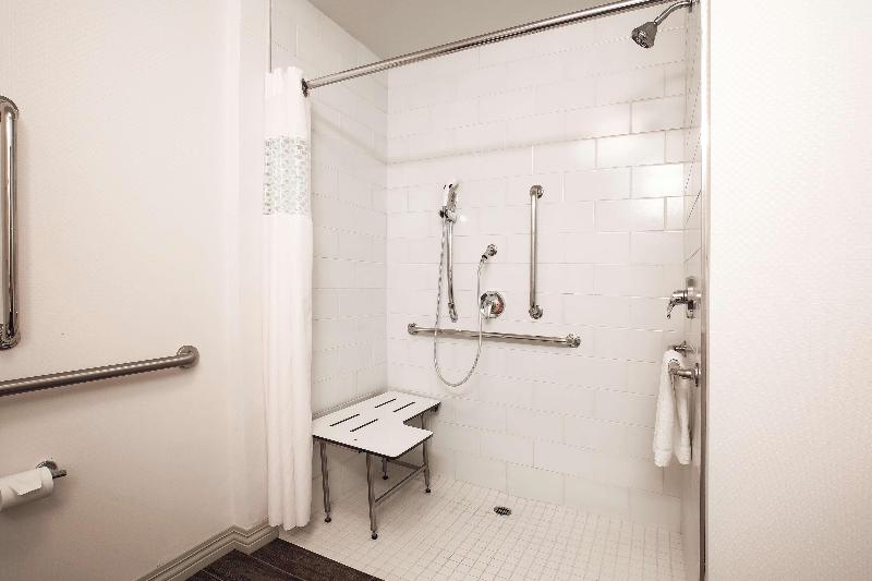 带大床的标准间, Hampton Inn And Suites Camarillo
