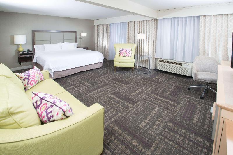 스탠다드 스튜디오 킹침대, Hampton Inn & Suites Wilson I 95