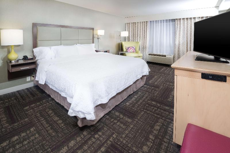 스탠다드 스튜디오 킹침대, Hampton Inn & Suites Wilson I 95