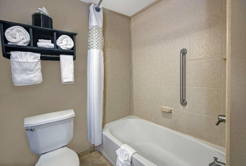 Стандартный Номер Кровать Кинг, Hampton Inn Biloxi