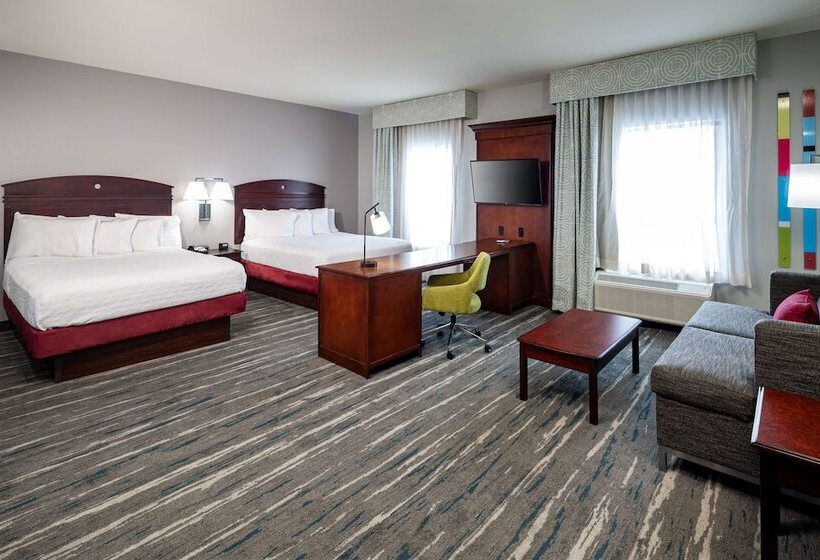 스탠다드 스튜디오, Hampton Inn & Suites Texarkana