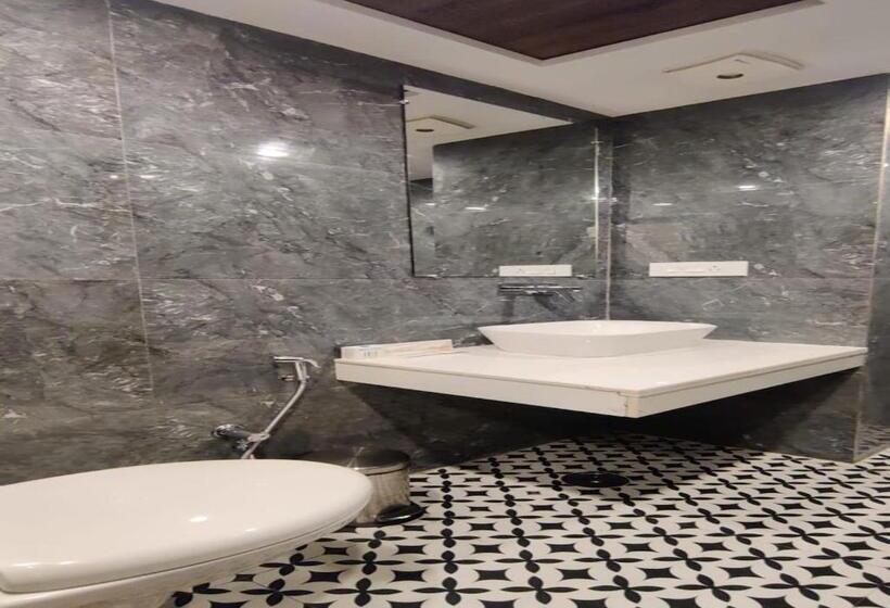 اتاق اکونومی یک تخته, Pk Boutique